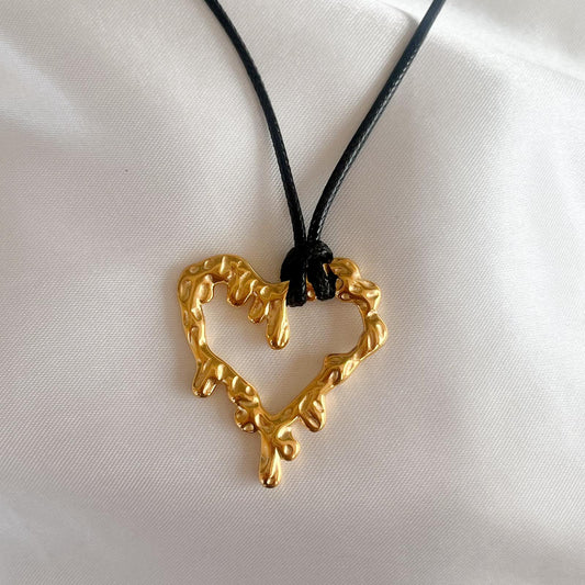 ALO MELTED HEART NECKLACE